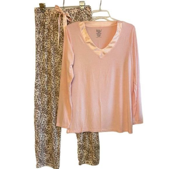 Bali Studio Collection Satin V Neck Lounge Set (555) MEDIUM - Picture 1 of 6